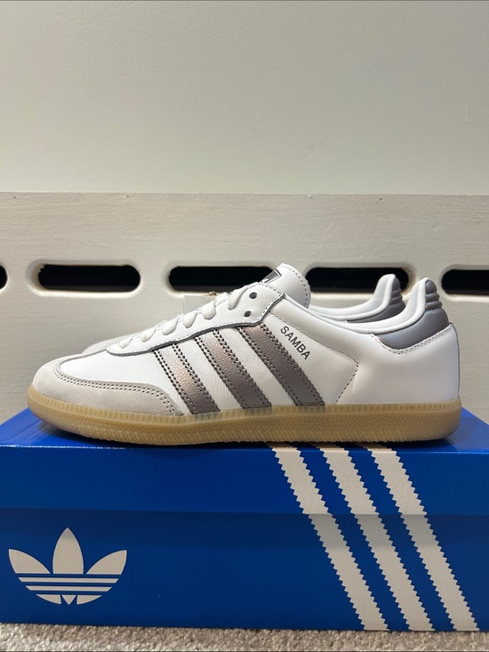 adidas Shoes - Women adidas Samba OG in White cloud with metallic silver and gum bottom soles